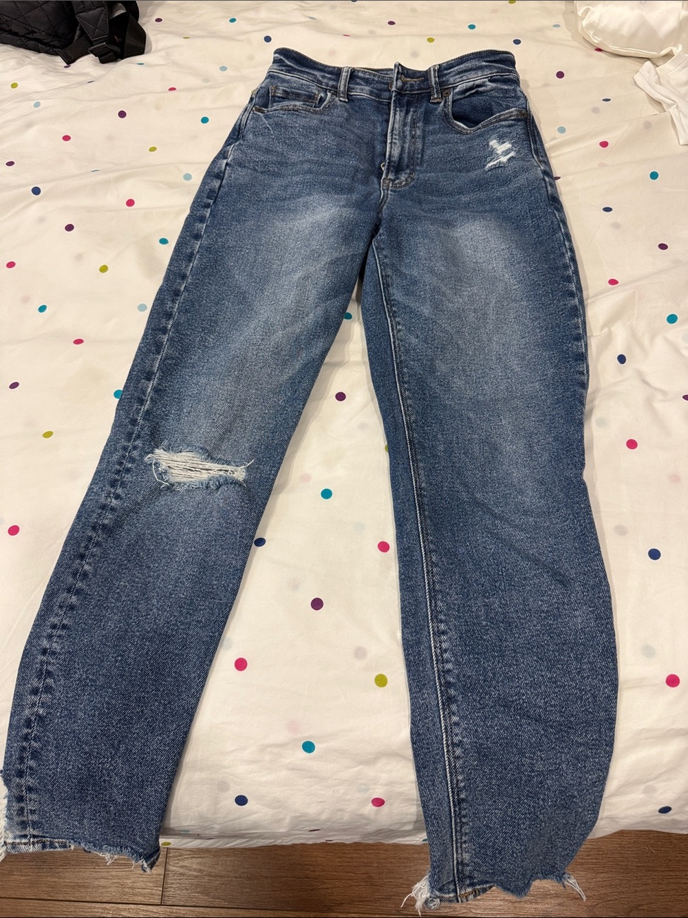 American Eagle Outfitters women’s highest rise mom Jean Dark medium blue